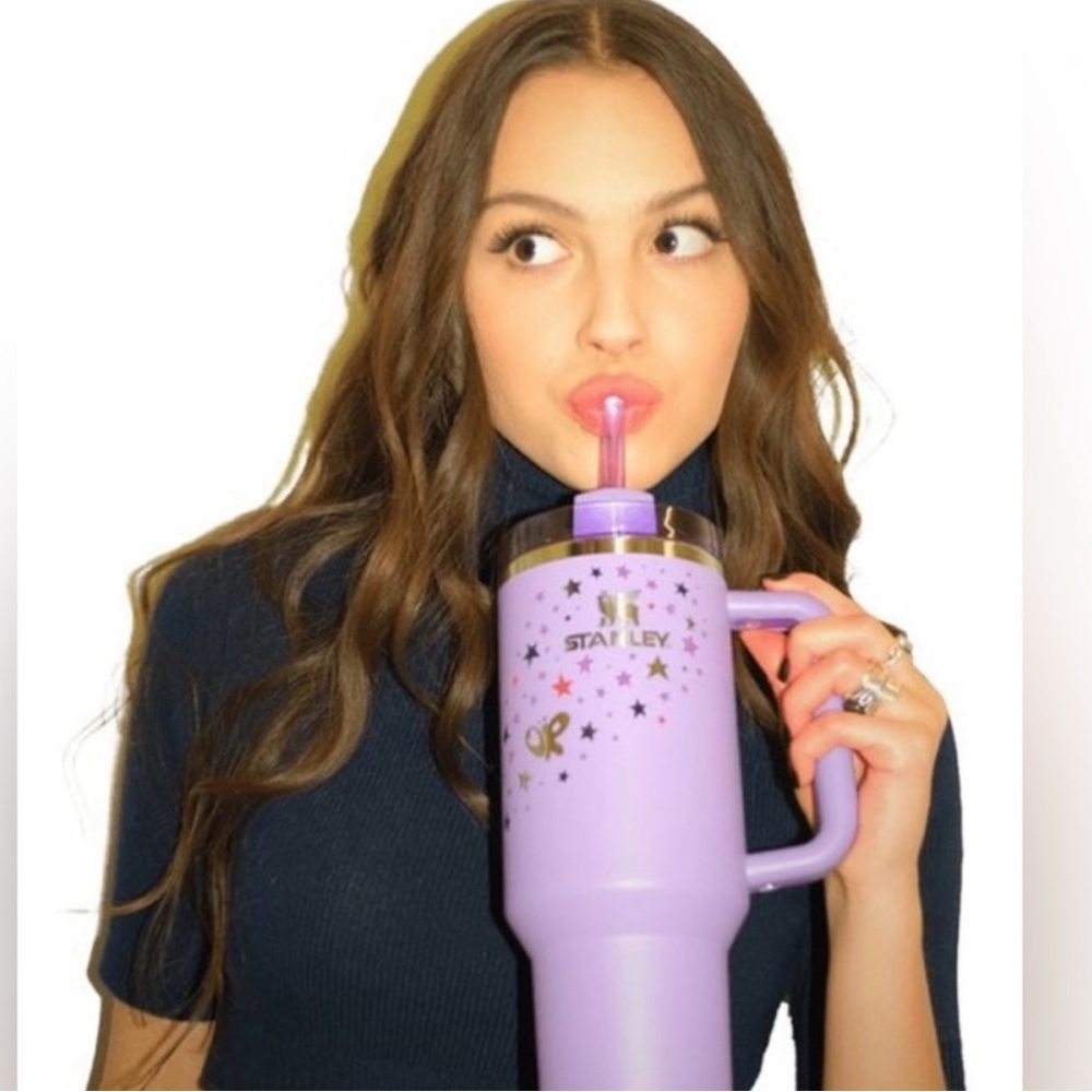 Stanley x Olivia Rodrigo Exclusive 40 oz Tumblr 💜⚡️